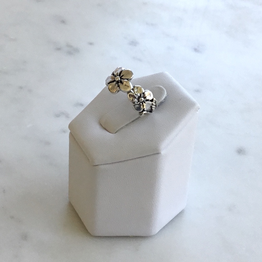 Sz 6, Sale $12 Firm! .925 Sterling Silver Triple Flower Ring - Picture 9 of 14